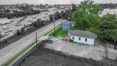 214 E 30th St, Houston, TX 77018 - photo 3