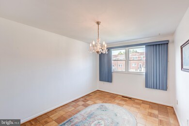 985 Regina Dr, Halethorpe, MD 21227 - photo 4