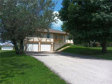 13438 Mcintyre Rd, Leavenworth, KS 66048 - photo 3