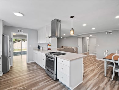 896 Moffatt Cir, Simi Valley, CA 93065 - photo 3