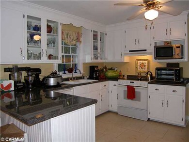Kitchen - Work Area of the Kitchen/Tile Floor,Pant