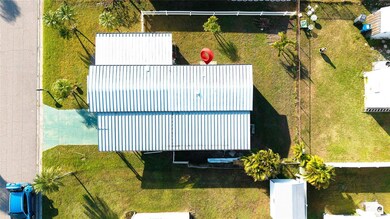 209 50th Avenue Plaza E, Bradenton, FL 34203 - photo 3