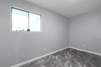 542 E Franklin St, Circleville, OH 43113 - photo 7