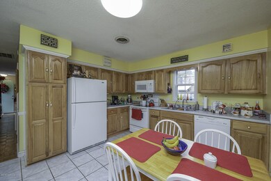 Ample Cabinet Space