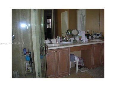 3267 NE 212th St, Miami, FL 33180 - photo 7