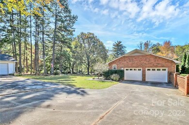 195 Rainbow Cir, Clover, SC 29710 - photo 5