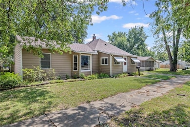 617 N Sycamore St, Ottawa, KS 66067 - photo 4