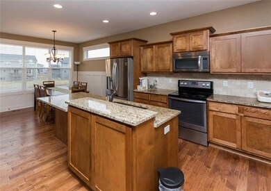 9617 Valley Pkwy, Johnston, IA 50131 - photo 6