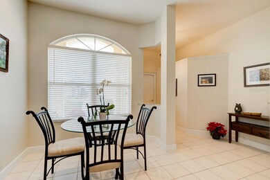 Nice eat-in Kitchen