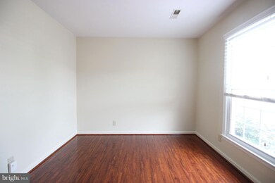 407 Powhatan Ct, Stafford, VA 22556 - photo 2