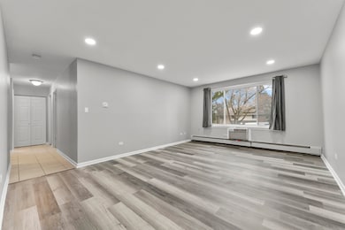 1500 Robin Cir unit 203, Hoffman Estates, IL 60169 - photo 2