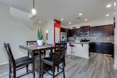 Kitchen & dining