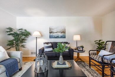 4_Living-Room_1800x1200_3541477
