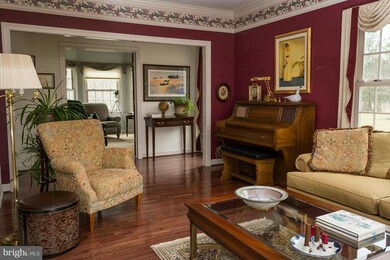 9201 Hampton Hunt Dr, Fairfax Station, VA 22039 - photo 5