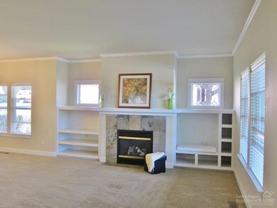 3558 SW Salmon Ave, Redmond, OR 97756 - photo 2