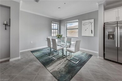 Dining room with ornamental molding