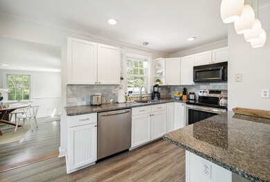 18 Brewster St, South Dartmouth, MA 02748 - photo 7