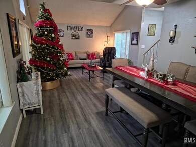 7921 Walnut Grove Ct, Bakersfield, CA 93313 - photo 4