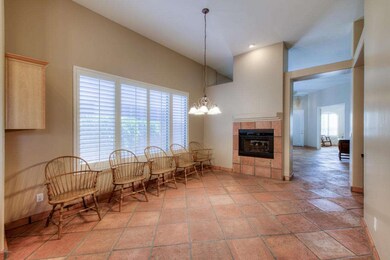 005_Dining Room
