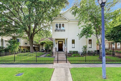 735 Cortlandt St, Houston, TX 77007 - photo 2