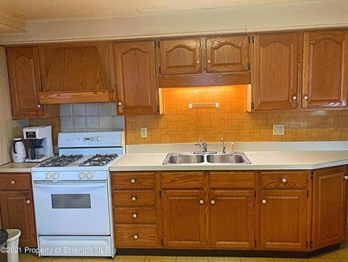 730 E Drinker St, Dunmore, PA 18512 - photo 5