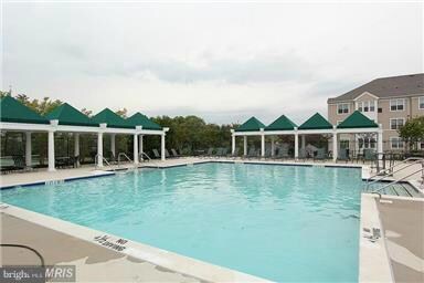 8600 Roaming Ridge Way unit 405, Odenton, MD 21113 - photo 3