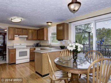 20325 Watkins Meadow Dr, Germantown, MD 20876 - photo 7