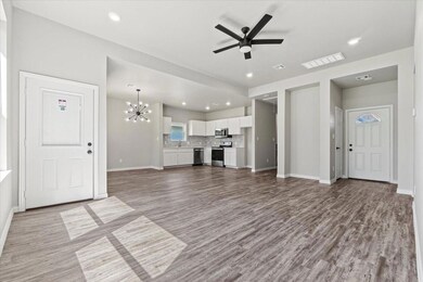 826 W Coffin St, Denison, TX 75020 - photo 5