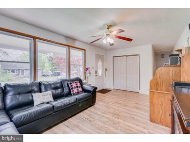 206 Pacific Ave, Woodbury, NJ 08096 - photo 2