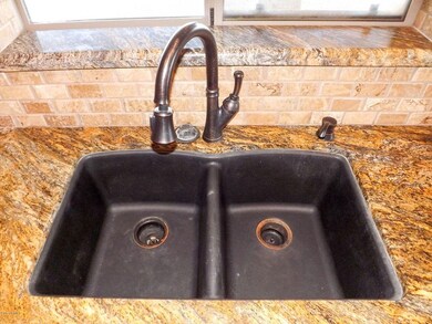 Cliffrose Kitchen Pic 12