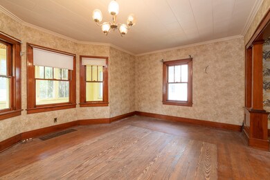 112 W Maple St-8