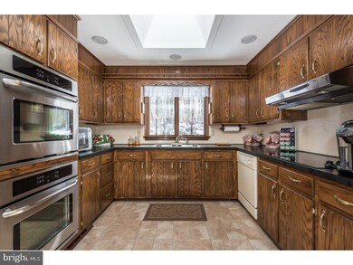 92 Mill Rd, Schwenksville, PA 19473 - photo 6