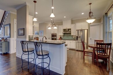 8 Kitchen & Island