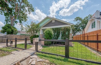 608 Vincent St, Houston, TX 77009 - photo 4