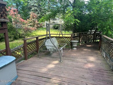 906 Hudson St, Hawley, PA 18428 - photo 5