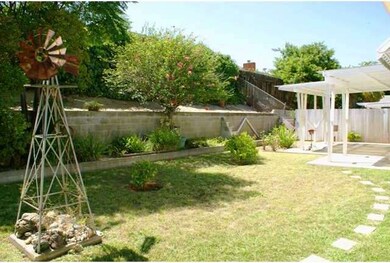 Spacious back yard - plenty of room to garden, and