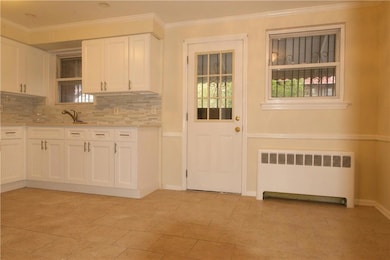 1051 E 213th St, Bronx, NY 10469 - photo 4