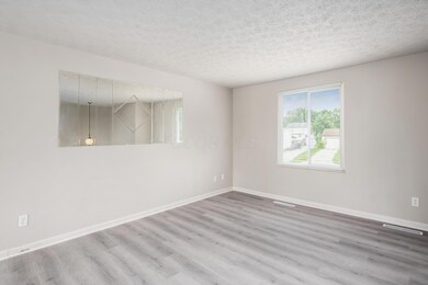 2621 Ipswick Cir, Columbus, OH 43224 - photo 7