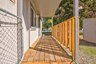 896 Bailey Dr, Grants Pass, OR 97527 - photo 5