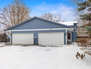 1491 Roundhouse Cir, Shakopee, MN 55379 - photo 2