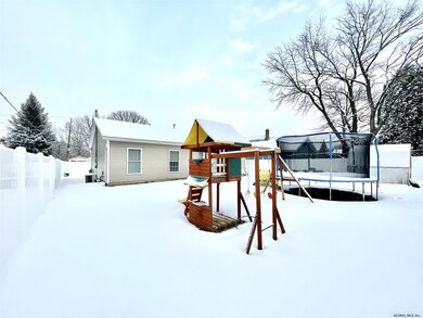 37 New York Ave, Rensselaer, NY 12144 - photo 3