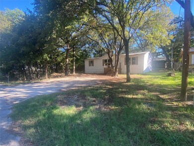 923 E White Tail Dr, Granbury, TX 76049 - photo 2