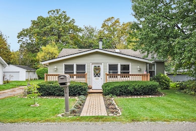 27630 N Hickory St, Island Lake, IL 60042 - photo 2