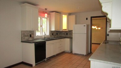 25 Christina Ct, Saratoga Springs, NY 12866 - photo 2