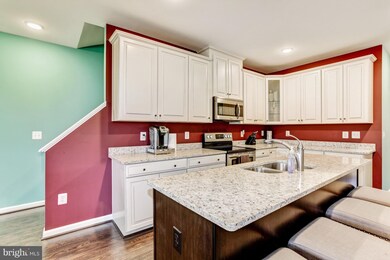 13913 Hollow Wind Way unit 201, Woodbridge, VA 22191 - photo 7