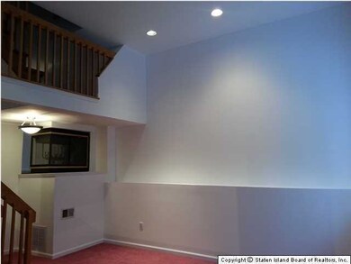 32 Greenway Dr, Staten Island, NY 10301 - photo 7