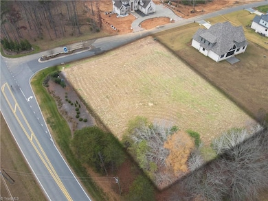 1000 Old Hickory Ct, Greensboro, NC 27455 - photo 5