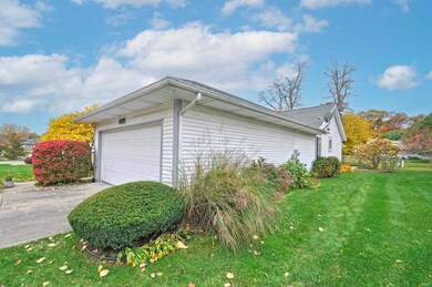 52279 Wembley Dr, South Bend, IN 46637 - photo 3