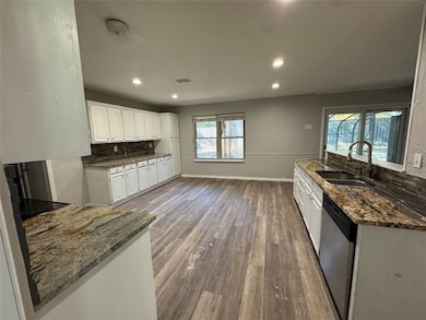 125 Redwood Dr, Lewisville, TX 75077 - photo 6