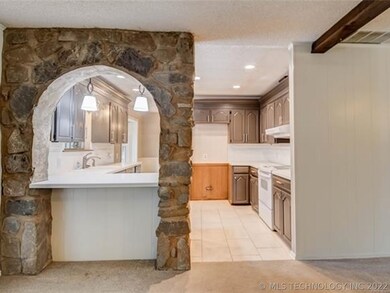 8909 S 200th East Ave, Broken Arrow, OK 74014 - photo 4